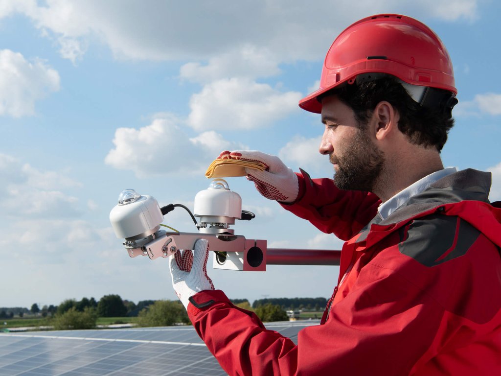 Industrial pyranometers for solar radiation monitoring
